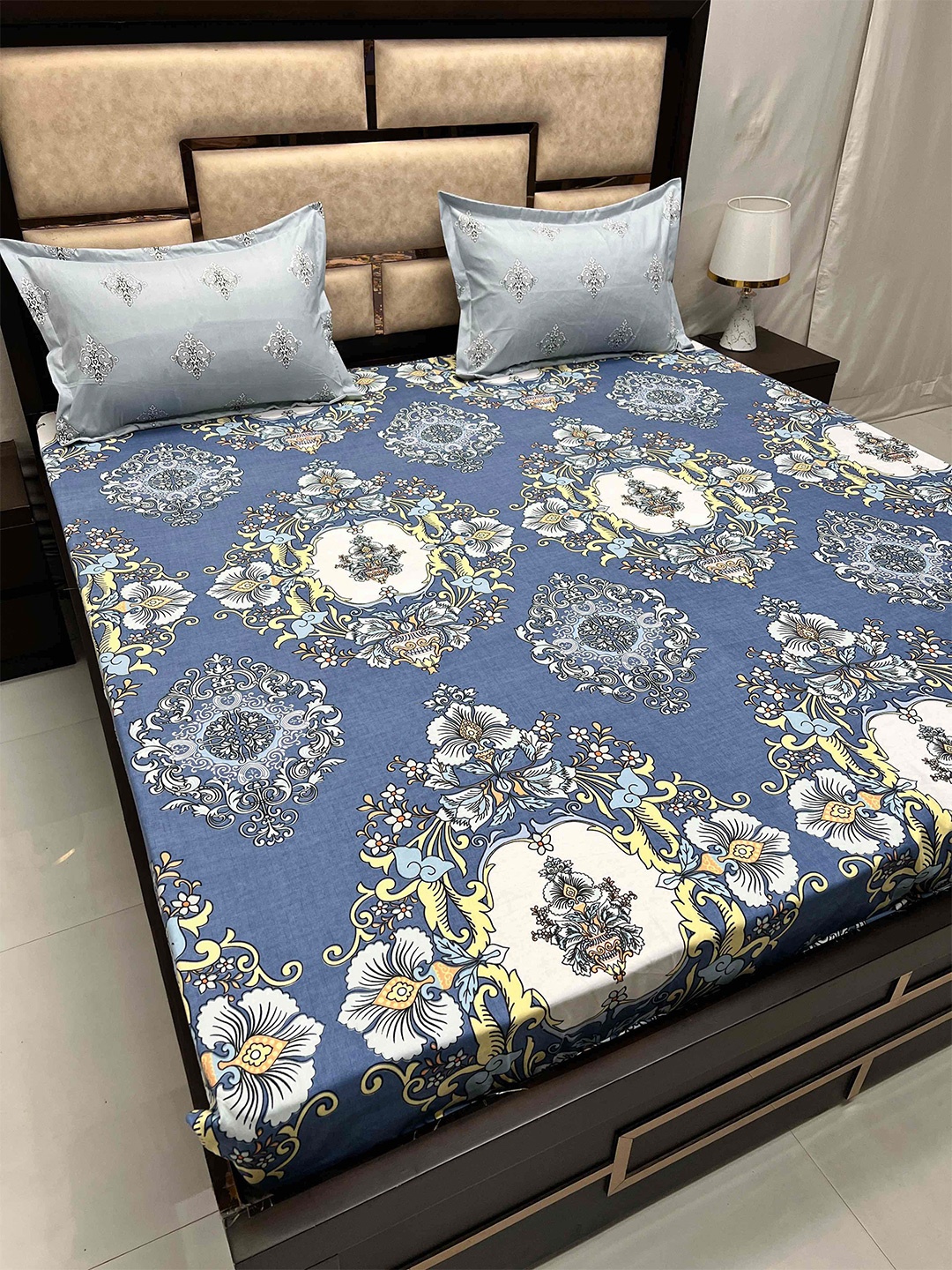 Pure Decor Leisure Fur Blue & White Floral 230 TC King Bedsheet with 2 Pillow Covers
Pure Decor Leisure Fur Blue & White Floral 230 TC King Bedsheet with 2 Pillow Covers