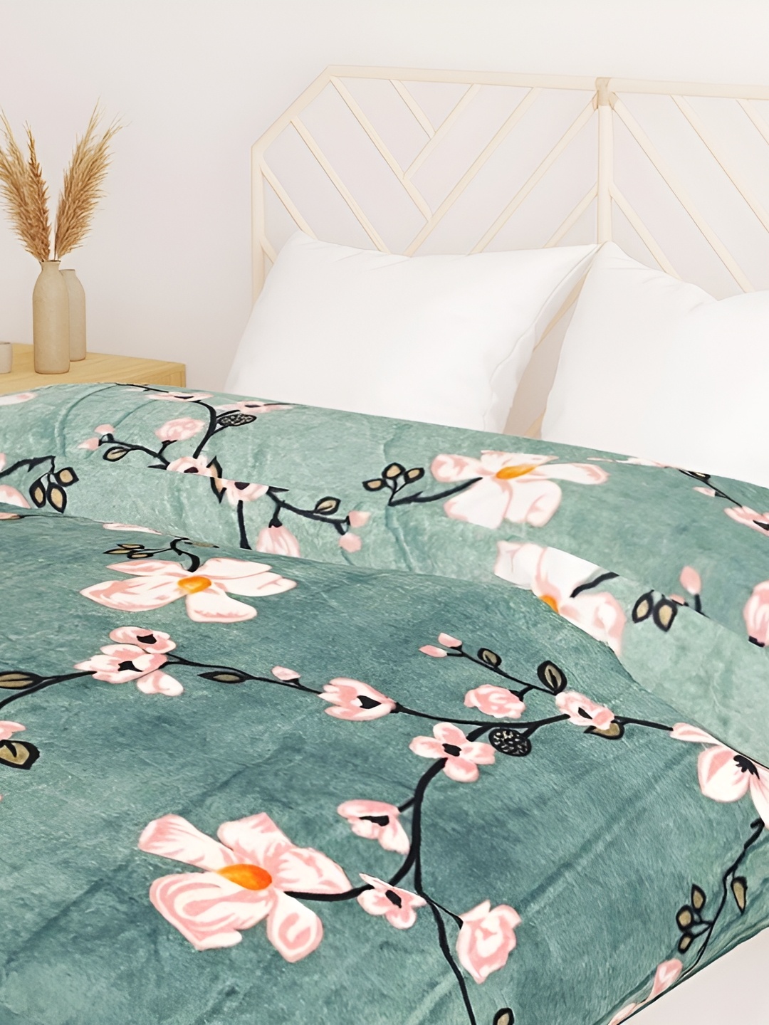 RD TREND Brown and White 300 GSM Soft Reversible Velvet Single Bed blankets quilts Core, Green
RD TREND Brown and White 300 GSM Soft Reversible Velvet Single Bed blankets quilts Core, Green