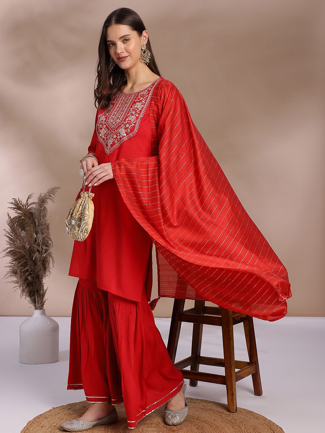 KALINI Ethnic Motifs Yoke Design Regular Thread Work Kurta With Sharara & Dupatta, Red
KALINI Ethnic Motifs Yoke Design Regular Thread Work Kurta With Sharara & Dupatta, Red