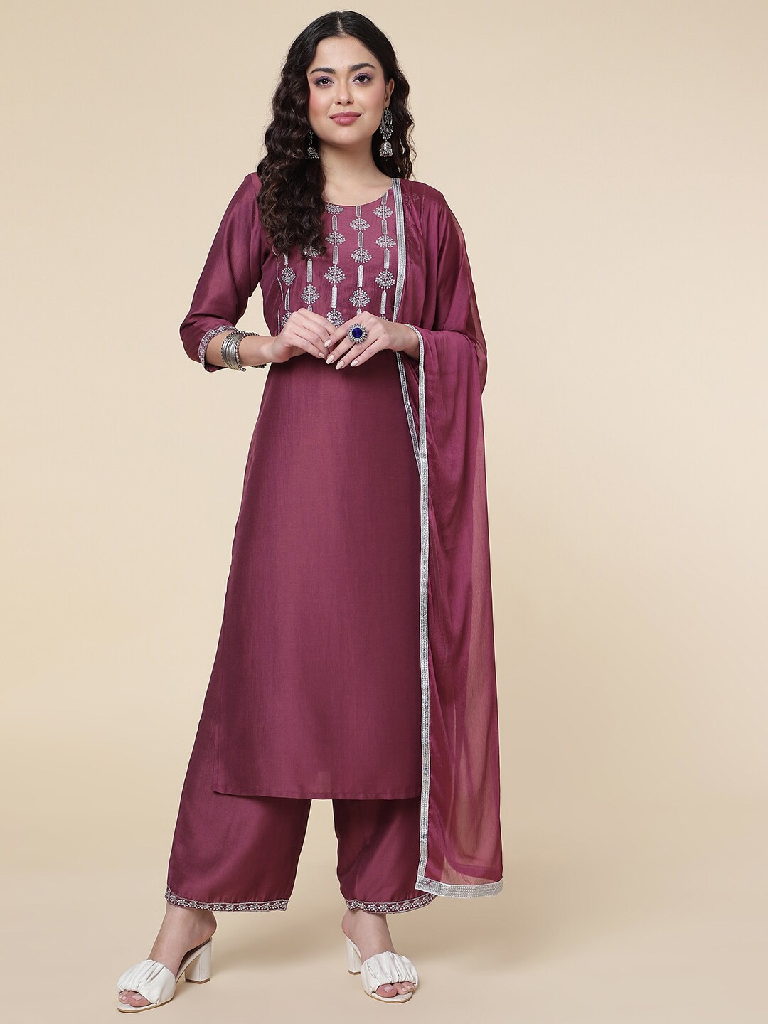 DIVASTRI Ethnic Motifs Yoke Design Regular Silk Chiffon Kurta With Palazzos & Dupatta, Mauve
DIVASTRI Ethnic Motifs Yoke Design Regular Silk Chiffon Kurta With Palazzos & Dupatta, Mauve