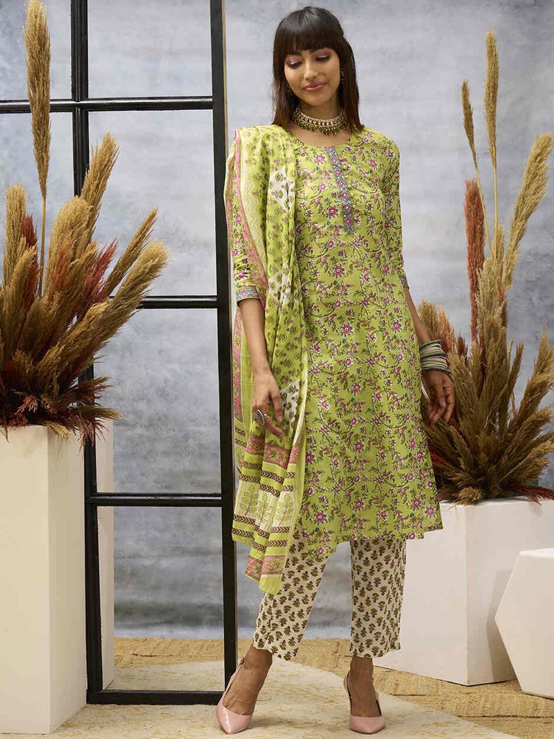 ZOLA Green Floral Printed Thread Work Pure Cotton Straight Kurta & Trouser With Dupatta
ZOLA Green Floral Printed Thread Work Pure Cotton Straight Kurta & Trouser With Dupatta