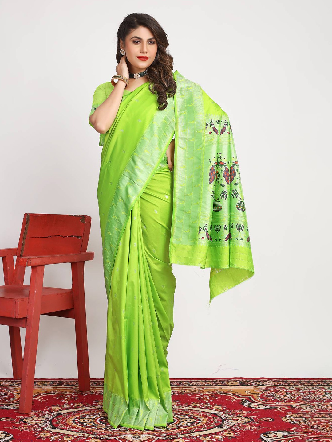 PATIALAPICKS Ethnic Motif Woven Design Zari Pure Silk Kanjeevaram Saree, Lime green
PATIALAPICKS Ethnic Motif Woven Design Zari Pure Silk Kanjeevaram Saree, Lime green