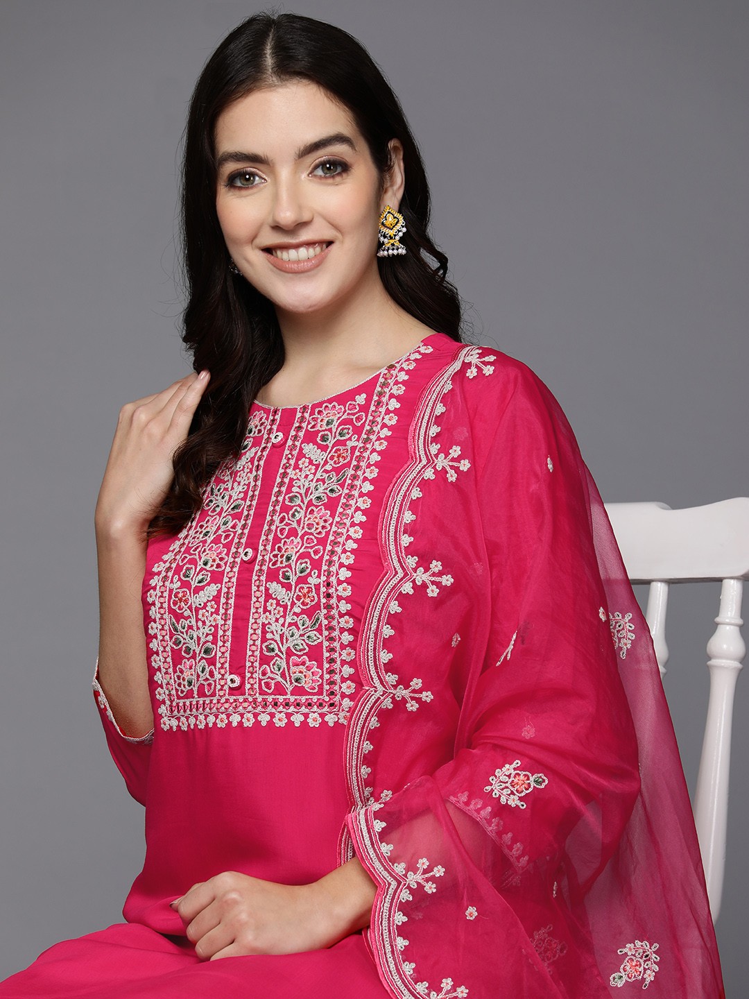 Indo Era Women Floral Embroidered Regular Thread Work Kurta with Trousers & Dupatta, Pink
Indo Era Women Floral Embroidered Regular Thread Work Kurta with Trousers & Dupatta, Pink