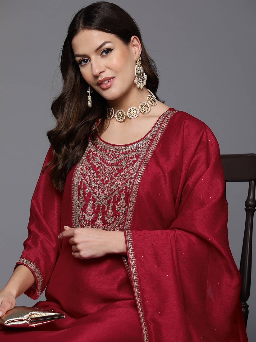 Indo Era Women Floral Yoke Design Regular Sequinned Kurta with Trousers & Dupatta, Maroon
Indo Era Women Floral Yoke Design Regular Sequinned Kurta with Trousers & Dupatta, Maroon