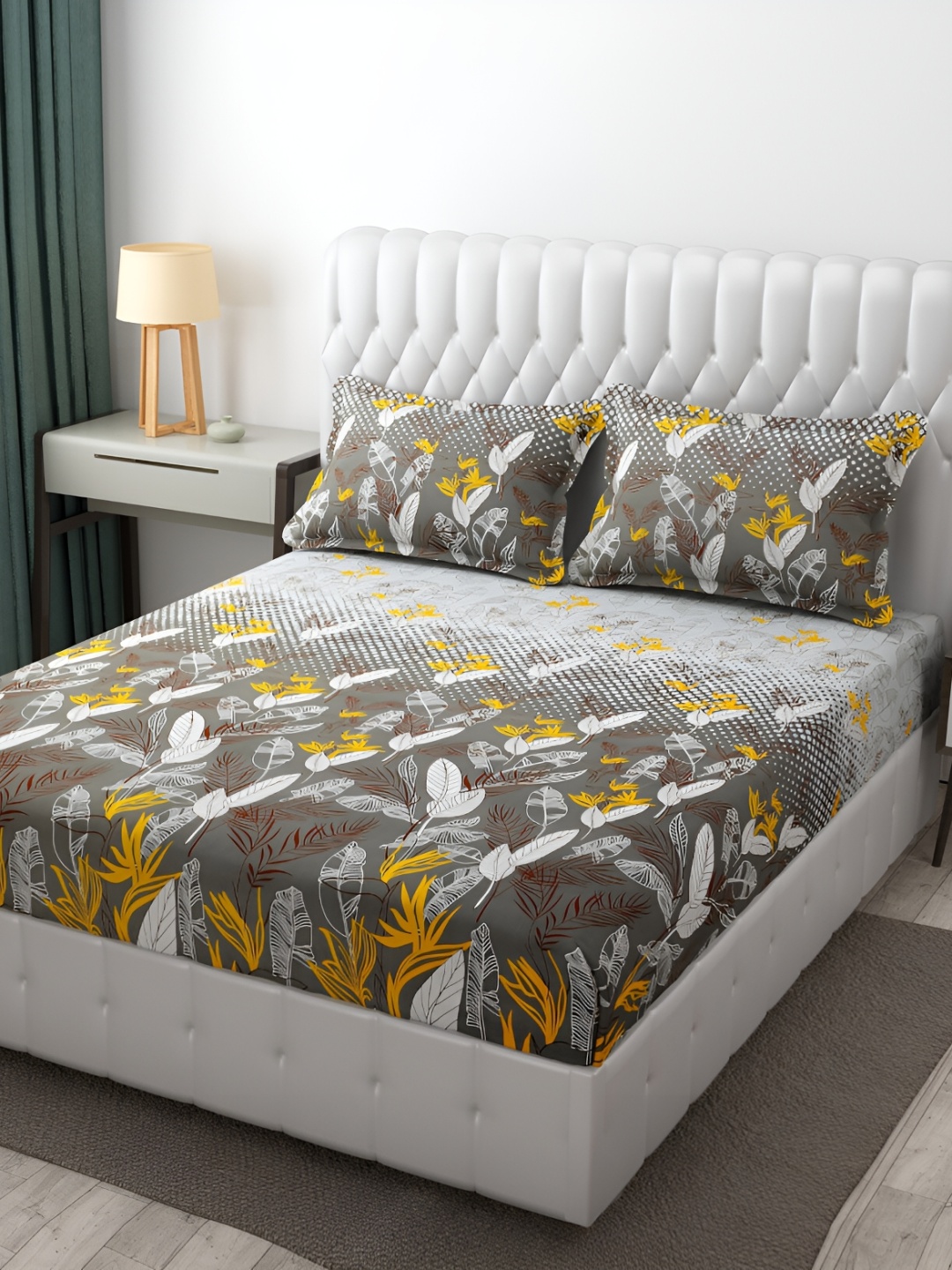 Furnistitchs Grey & White Floral Printed Fitted 300 TC King Bedsheet With 2 Pillow Covers
Furnistitchs Grey & White Floral Printed Fitted 300 TC King Bedsheet With 2 Pillow Covers