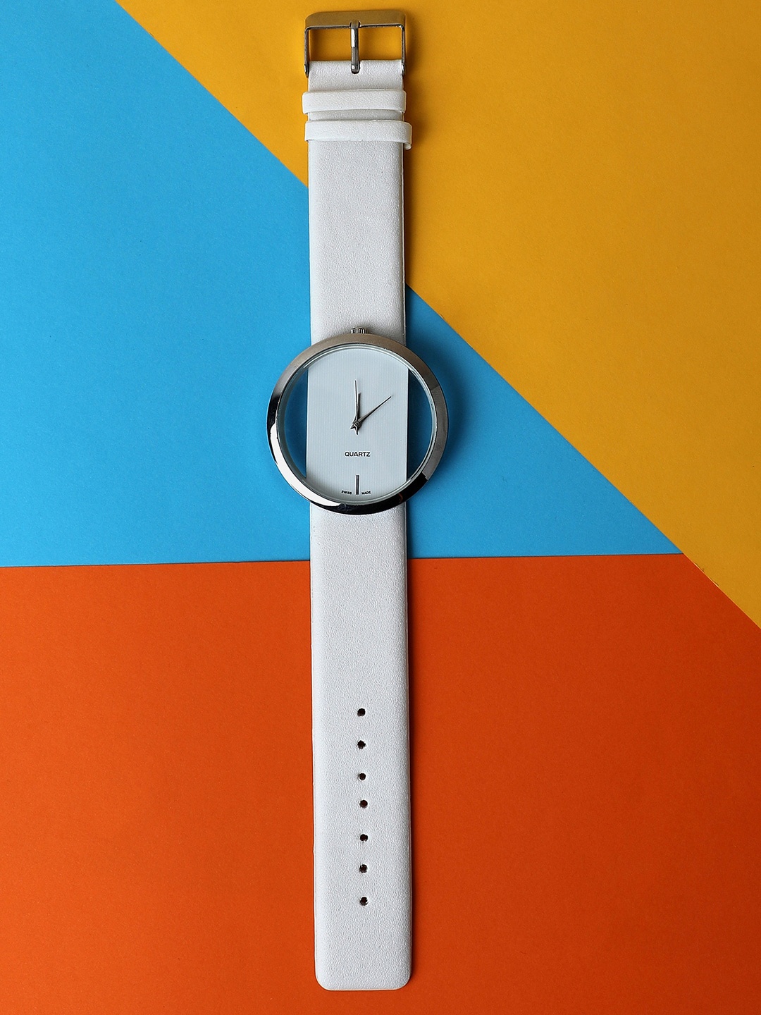 HAUTE SAUCE by Campus Sutra Women Leather Straps Analogue Watch AWH23_HSWC1027, White
HAUTE SAUCE by Campus Sutra Women Leather Straps Analogue Watch AWH23_HSWC1027, White