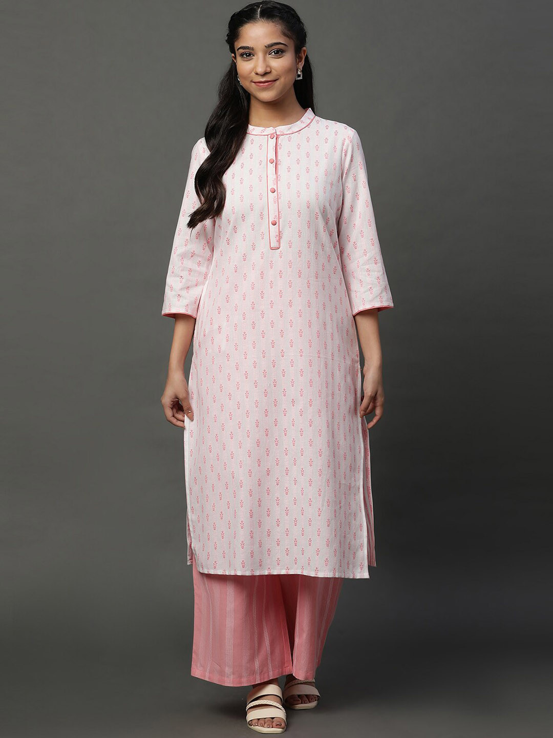 AURELIA Ethnic Motifs Woven Design Pure Cotton Straight Kurta with Palazzos, White
AURELIA Ethnic Motifs Woven Design Pure Cotton Straight Kurta with Palazzos, White