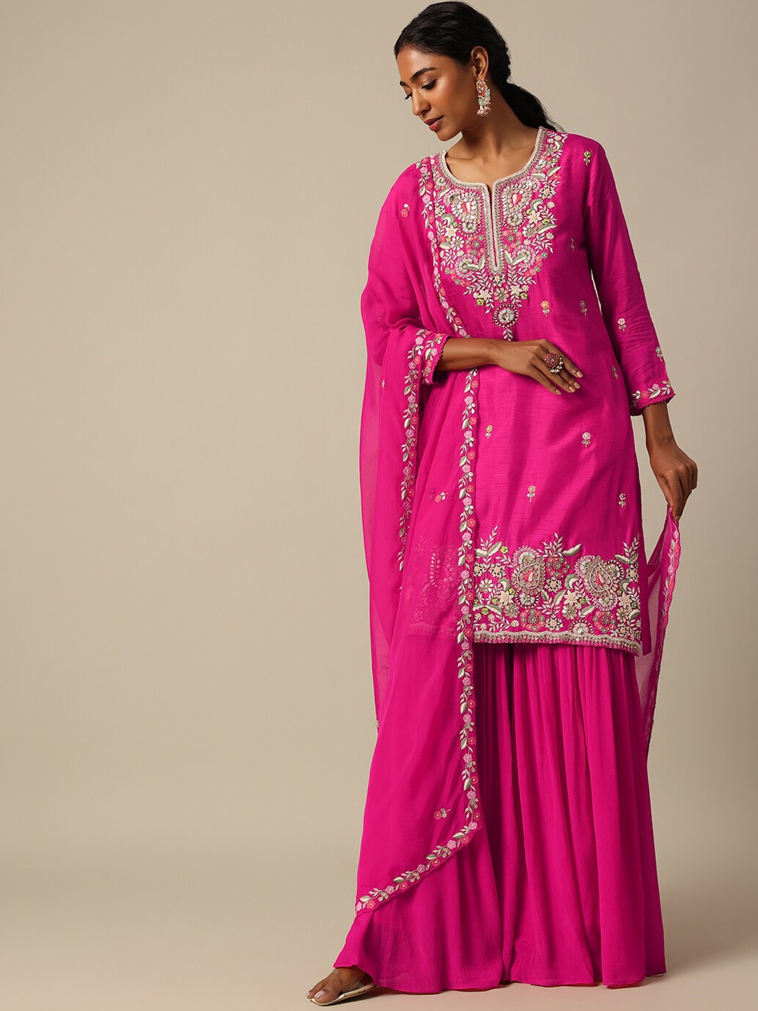 KALKI Fashion Ethnic Motifs Embroidered Beads & Stones Straight Kurta & Sharara & Dupatta, Pink
KALKI Fashion Ethnic Motifs Embroidered Beads & Stones Straight Kurta & Sharara & Dupatta, Pink