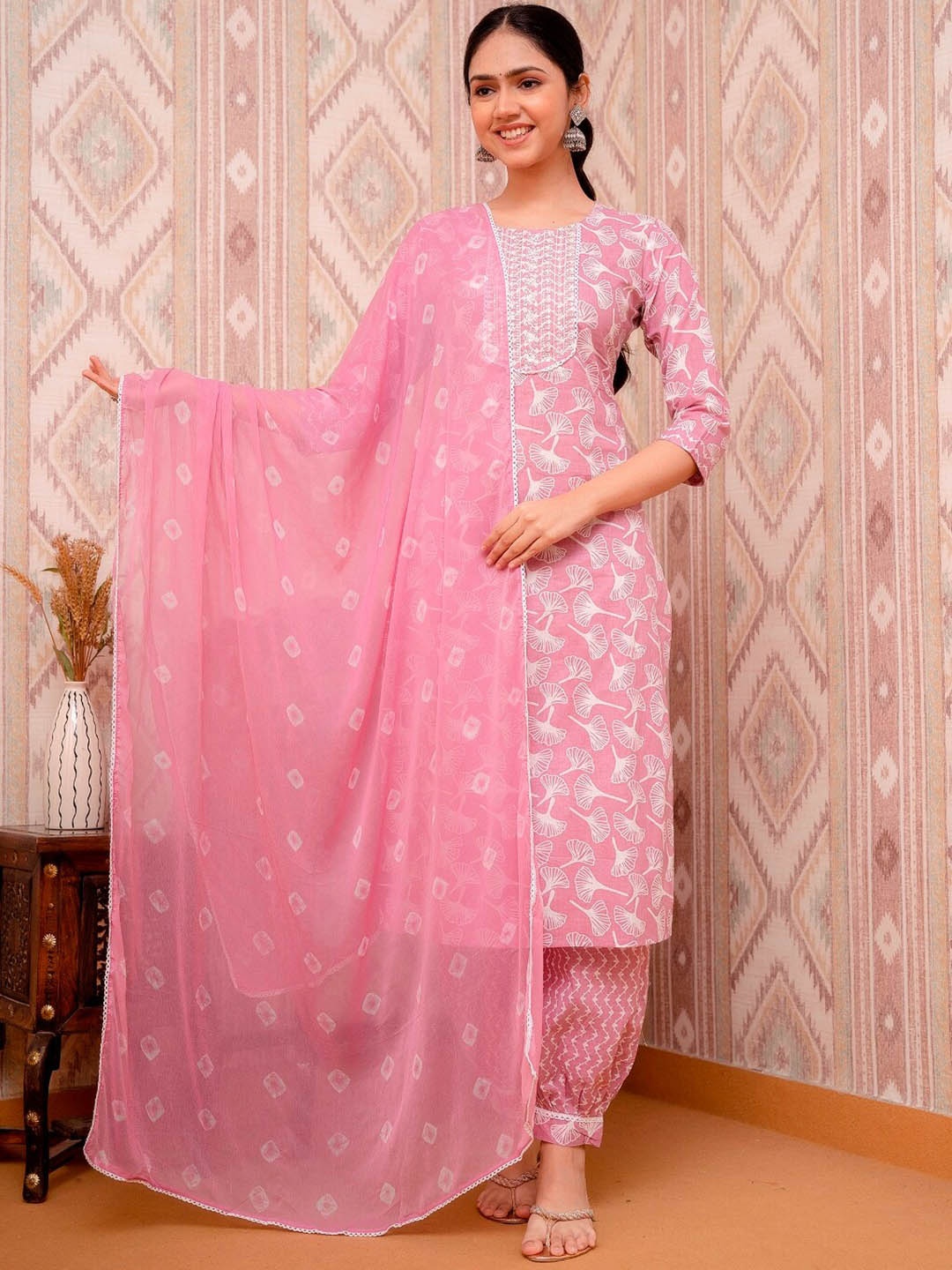 Prakhya Floral Printed Sequinned Detail Pure Cotton Straight Kurta & Trouser With Dupatta, Pink
Prakhya Floral Printed Sequinned Detail Pure Cotton Straight Kurta & Trouser With Dupatta, Pink