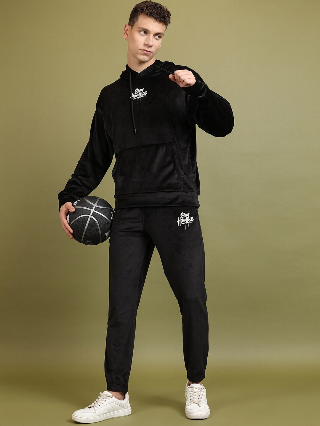 HIGHLANDER Oversized Drop Shoulder Hooded Sweatshirt Hooded Sweatshirt With Trouser, Black
HIGHLANDER Oversized Drop Shoulder Hooded Sweatshirt Hooded Sweatshirt With Trouser, Black