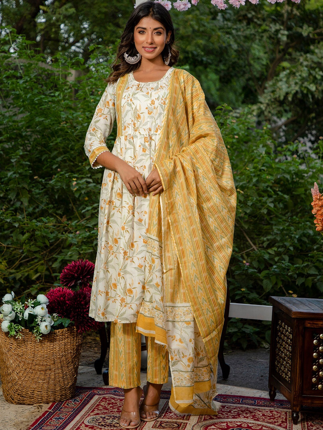 Mialo fashion Women Yellow Ethnic Motifs Printed Pleated Kurta with Palazzos & With Dupatta
Mialo fashion Women Yellow Ethnic Motifs Printed Pleated Kurta with Palazzos & With Dupatta