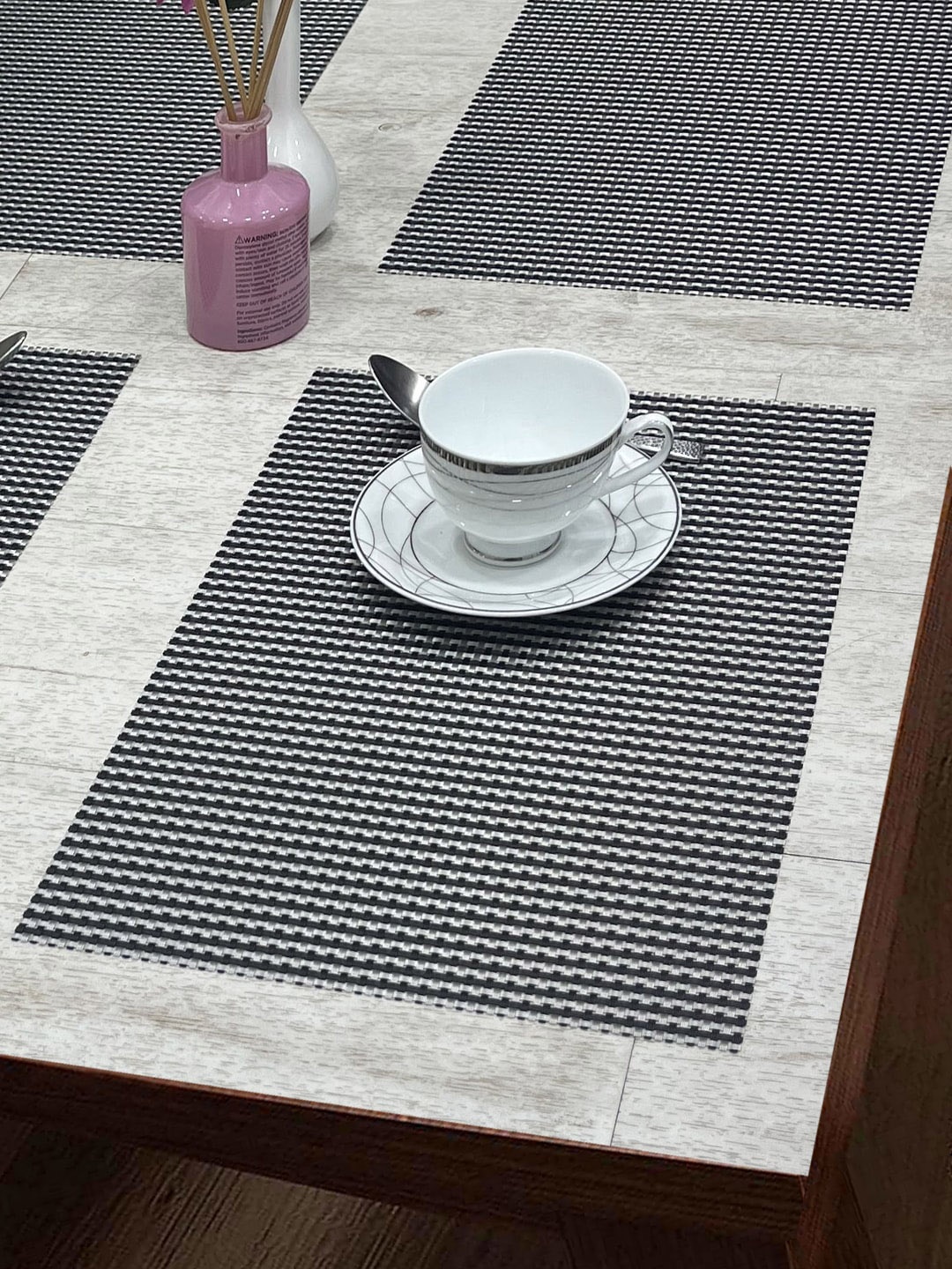 BIANCA Bellevue White & Black 6 Pieces Textured Woven Design Table Placemats
BIANCA Bellevue White & Black 6 Pieces Textured Woven Design Table Placemats