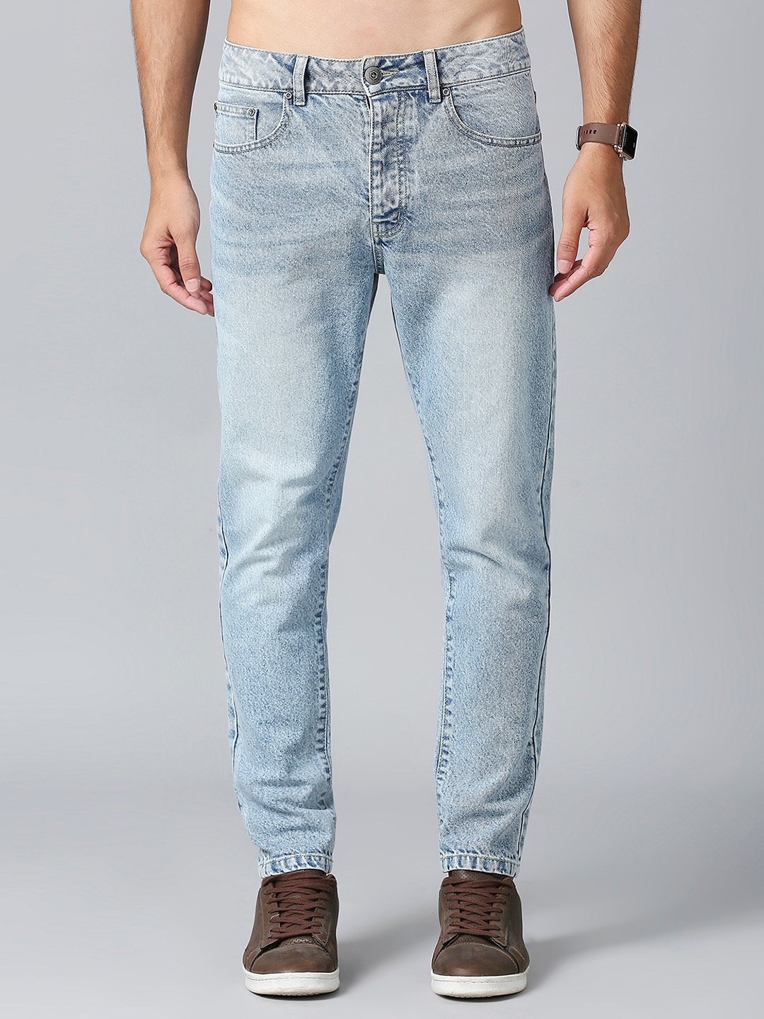The Roadster Lifestyle Co. Men Blue Tapered-Fit Mid-Rise Heavy Fade Pure Cotton Jeans
The Roadster Lifestyle Co. Men Blue Tapered-Fit Mid-Rise Heavy Fade Pure Cotton Jeans