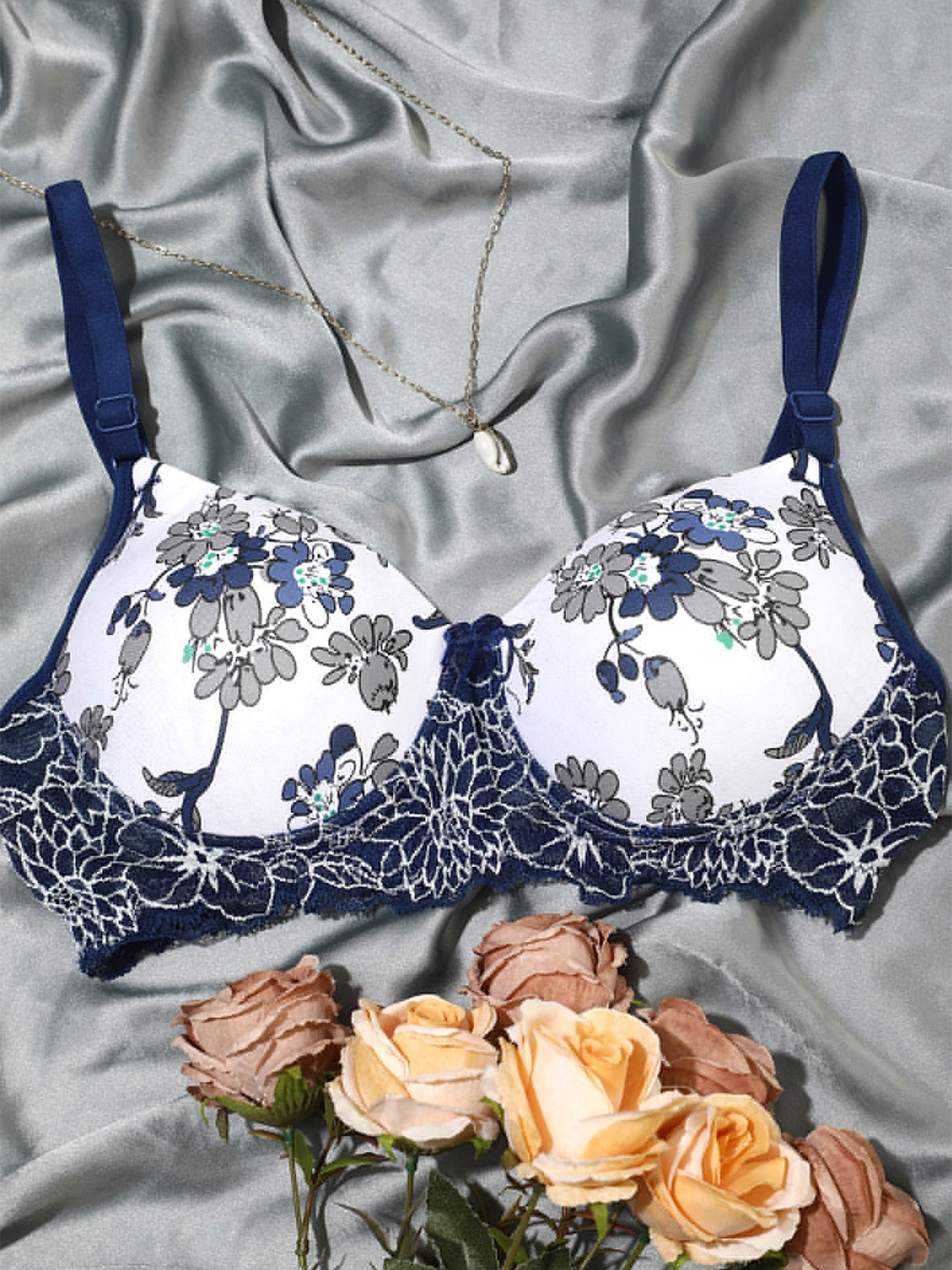 LULU & SKY Printed Medium Coverage Lightly Padded Everyday Bra With All Day Comfort, White
LULU & SKY Printed Medium Coverage Lightly Padded Everyday Bra With All Day Comfort, White