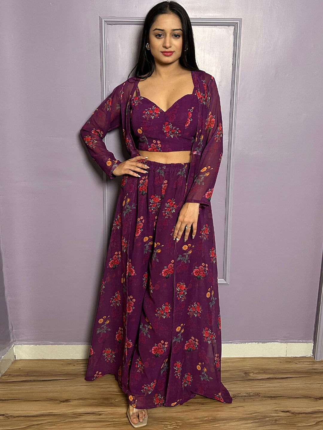 ODETTE Floral Printed Sweetheart Neck Crop Top With Palazzos With Shrug Co-Ords, Purple
ODETTE Floral Printed Sweetheart Neck Crop Top With Palazzos With Shrug Co-Ords, Purple