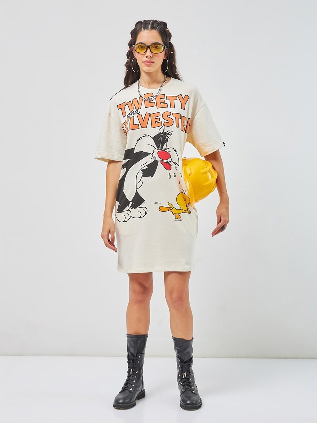 Bewakoof Heavy Duty 1.0 Women Gardenia Sylvester Printed Oversized T-Shirt Dress, Beige
Bewakoof Heavy Duty 1.0 Women Gardenia Sylvester Printed Oversized T-Shirt Dress, Beige
