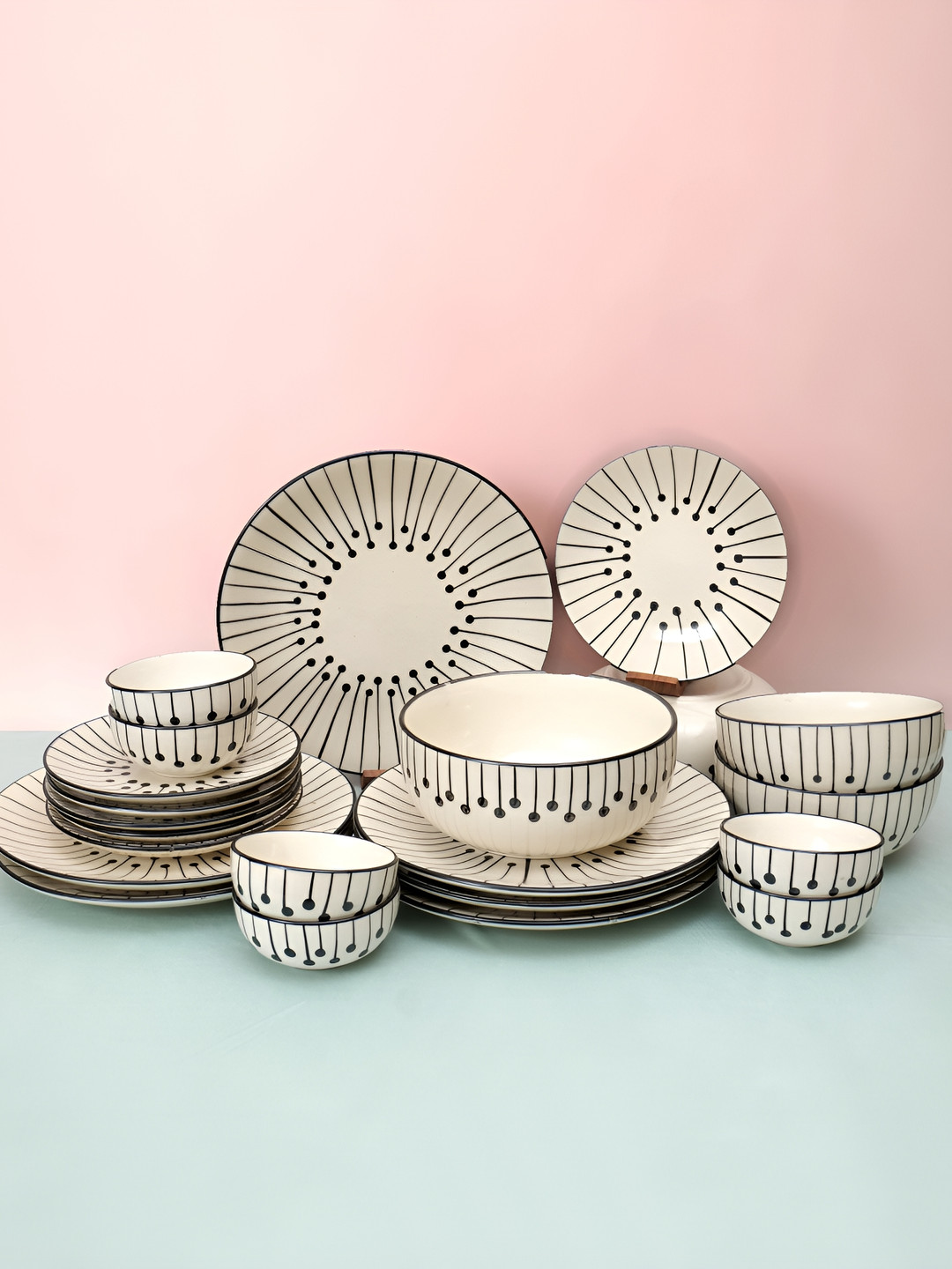 ARTYSTA BEAUTIFYING LIVES Cream & Black 21 Pieces Printed Ceramic Glossy Dinner Set
ARTYSTA BEAUTIFYING LIVES Cream & Black 21 Pieces Printed Ceramic Glossy Dinner Set