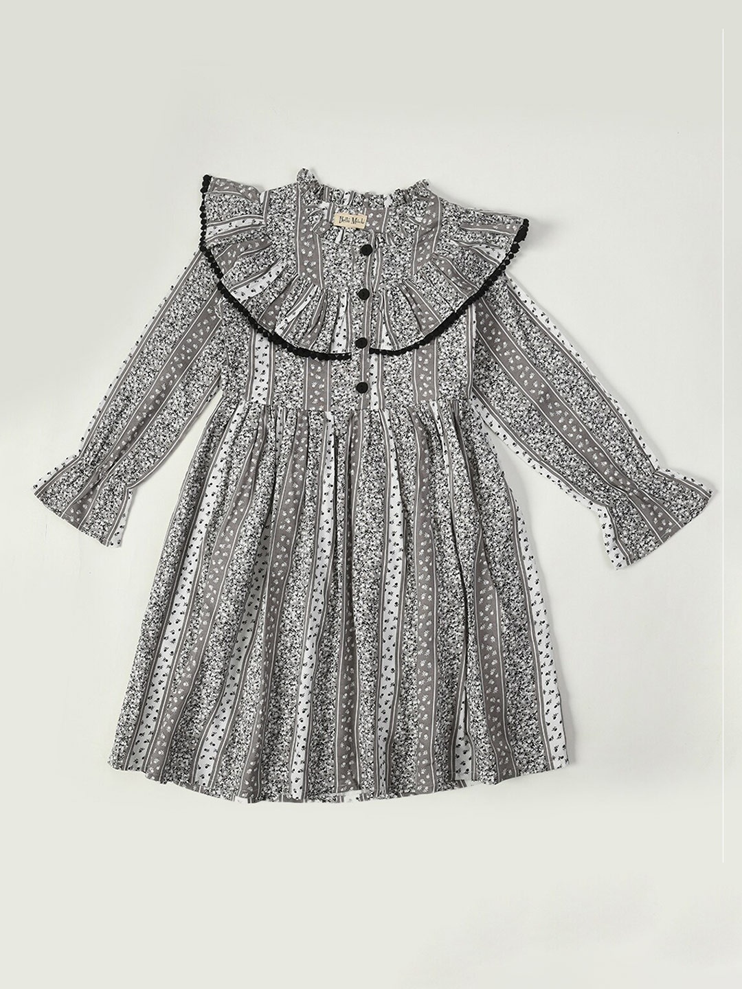 Bella Moda Girls Abstract Printed Bell Sleeves Ruffled Pure Cotton Fit & Flare Dress, Grey
Bella Moda Girls Abstract Printed Bell Sleeves Ruffled Pure Cotton Fit & Flare Dress, Grey