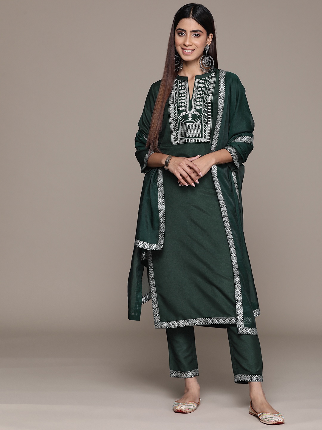 ZIYAA Women Ethnic Motifs Yoke Design Regular Kurta with Trousers & With Dupatta, Green
ZIYAA Women Ethnic Motifs Yoke Design Regular Kurta with Trousers & With Dupatta, Green