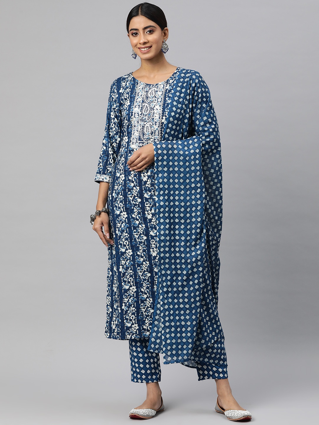 Readiprint Fashions Women Floral Printed Thread Work Kurta with Trousers & With Dupatta, Blue
Readiprint Fashions Women Floral Printed Thread Work Kurta with Trousers & With Dupatta, Blue