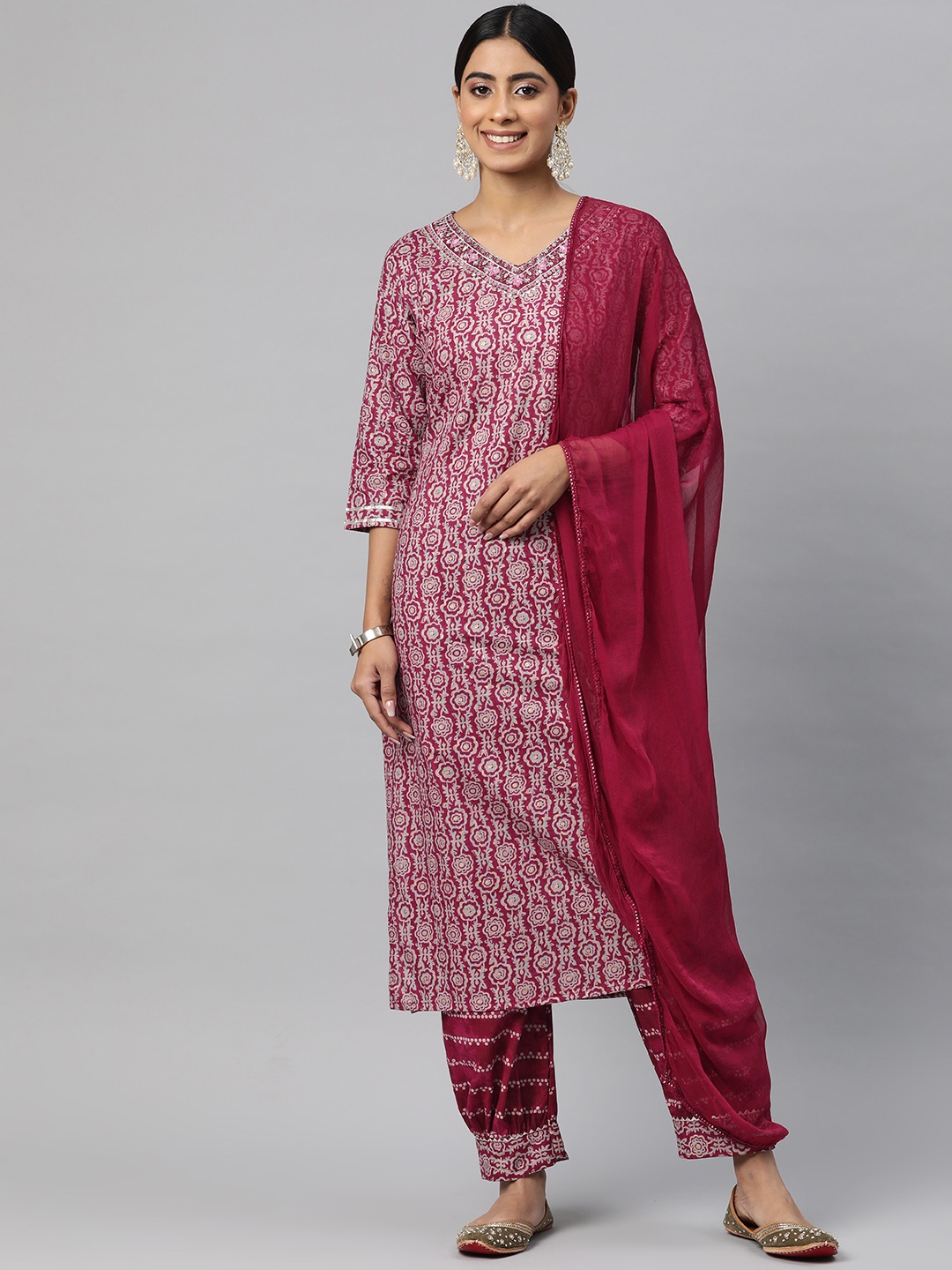 Readiprint Fashions Women Printed Pure Cotton Kurta with Harem Pants & With Dupatta, Burgundy
Readiprint Fashions Women Printed Pure Cotton Kurta with Harem Pants & With Dupatta, Burgundy