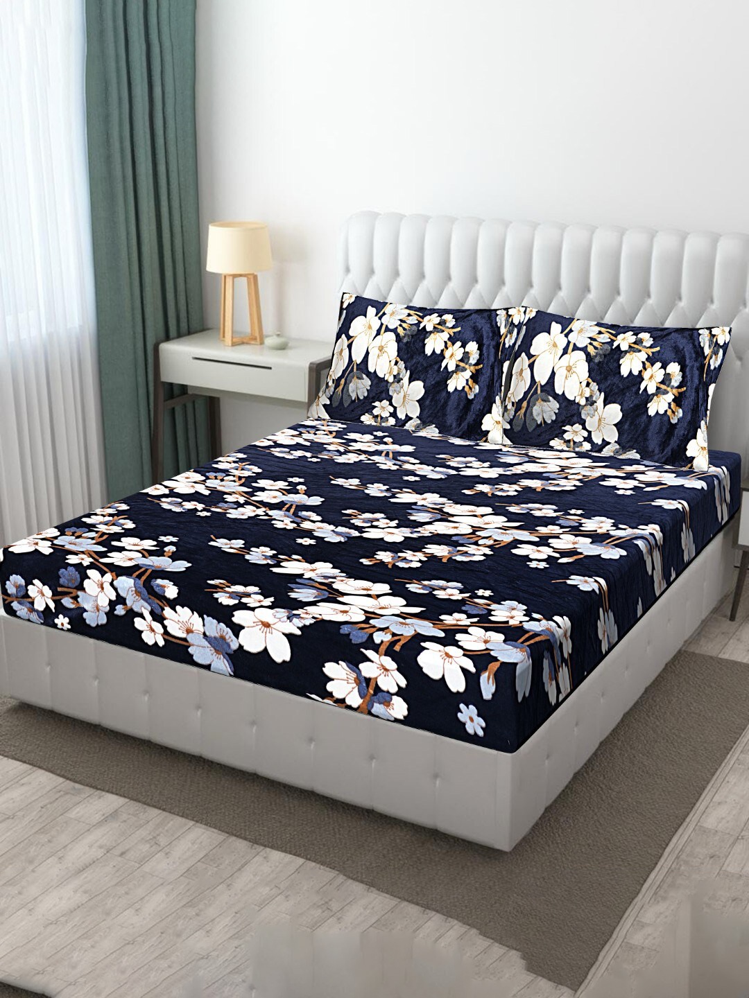 INDHOME LIFE Navy Blue & White Floral Printed 220 TC King Bedsheet With 2 Pillow Covers
INDHOME LIFE Navy Blue & White Floral Printed 220 TC King Bedsheet With 2 Pillow Covers