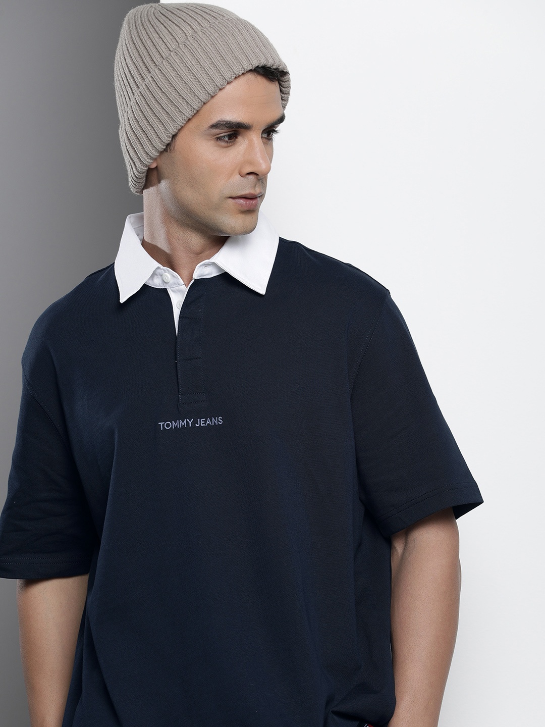 Tommy Hilfiger Polo Collar Drop-Shoulder Sleeves Pure Cotton Oversized T-shirt, Navy blue
Tommy Hilfiger Polo Collar Drop-Shoulder Sleeves Pure Cotton Oversized T-shirt, Navy blue