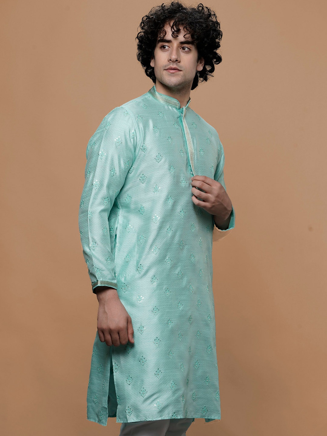 MAAHI FABS Ethnic Motifs Printed Thread Work Mandarin Collar Straight Kurta, Blue
MAAHI FABS Ethnic Motifs Printed Thread Work Mandarin Collar Straight Kurta, Blue