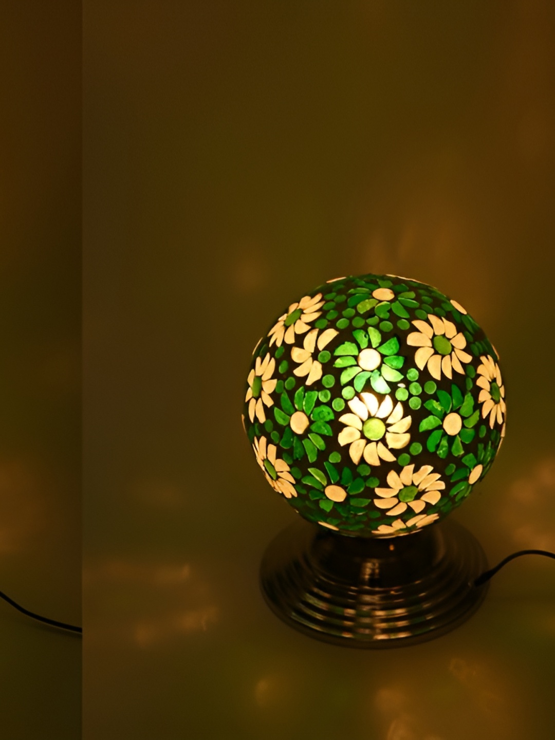 Afast Green & Yellow 2 Pcs Textured Spherical Metal Table Lamps with Adjustable Cord
Afast Green & Yellow 2 Pcs Textured Spherical Metal Table Lamps with Adjustable Cord