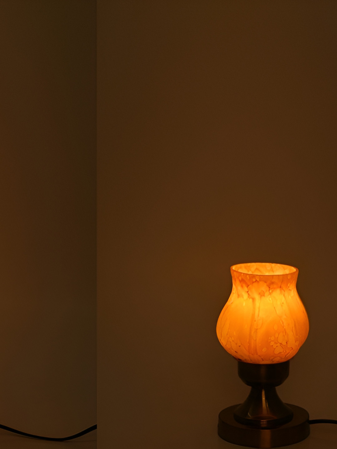 Afast Gold Toned & Yellow Printed Abstract Shaped Metal Table Lamp with Adjustable Cord
Afast Gold Toned & Yellow Printed Abstract Shaped Metal Table Lamp with Adjustable Cord