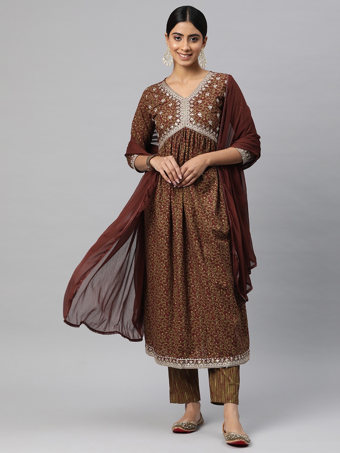 Readiprint Women Floral Printed Pure Cotton Kurta with Trousers & With Dupatta, Brown
Readiprint Women Floral Printed Pure Cotton Kurta with Trousers & With Dupatta, Brown