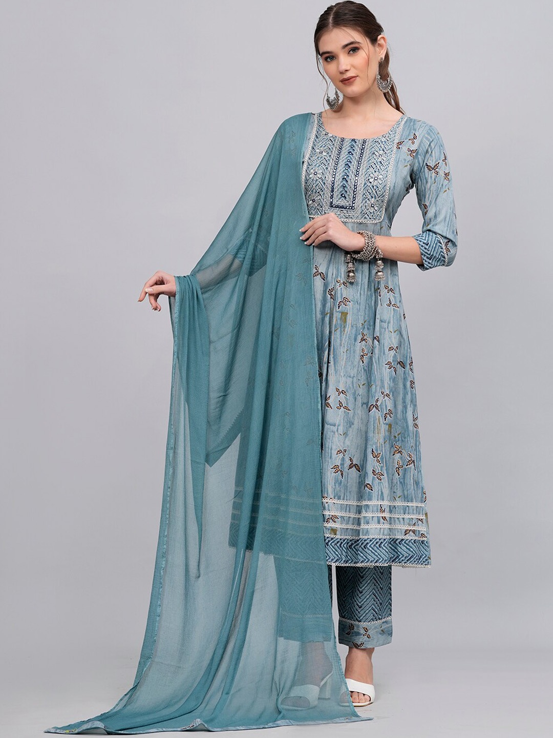 HIGHLIGHT FASHION EXPORT Floral Printed Thread & Mirror Work Anarkali Kurta Set, Navy blue
HIGHLIGHT FASHION EXPORT Floral Printed Thread & Mirror Work Anarkali Kurta Set, Navy blue