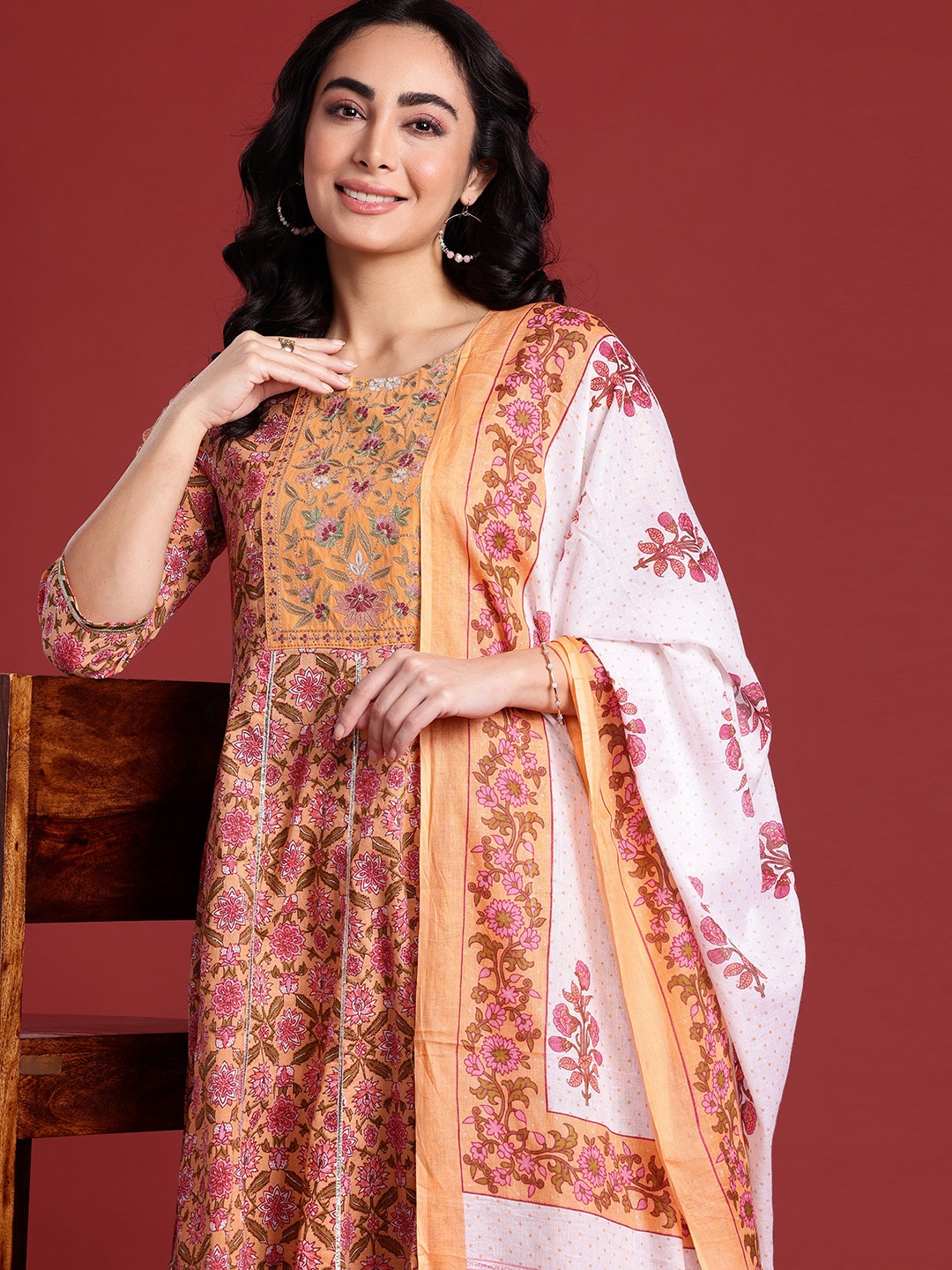 Anouk Floral Printed Regular Gotta Patti Pure Cotton Kurta with Trousers & Dupatta, Orange
Anouk Floral Printed Regular Gotta Patti Pure Cotton Kurta with Trousers & Dupatta, Orange