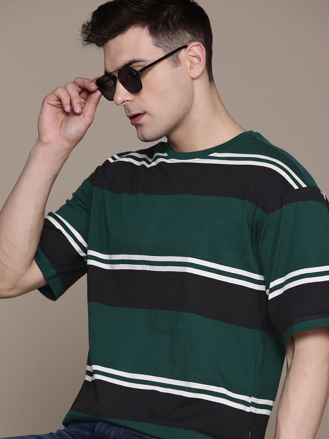 The Roadster Lifestyle Co. Striped Drop-Shoulder Sleeves Pure Cotton Relaxed T-shirt, Green
The Roadster Lifestyle Co. Striped Drop-Shoulder Sleeves Pure Cotton Relaxed T-shirt, Green