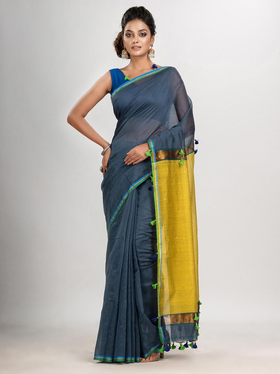 Angoshobha Colourblocked Saree, Grey