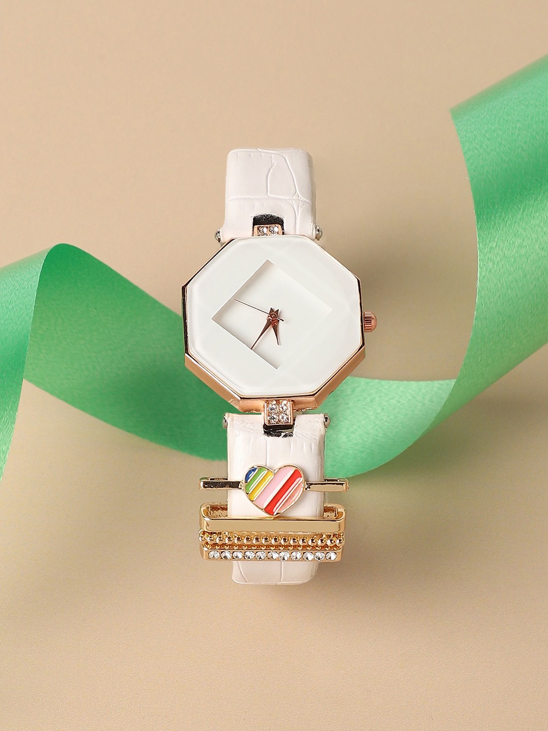HAUTE SAUCE by Campus Sutra Hectagon Analog Watch With Rainbow Heart Watch Charm, White
HAUTE SAUCE by Campus Sutra Hectagon Analog Watch With Rainbow Heart Watch Charm, White