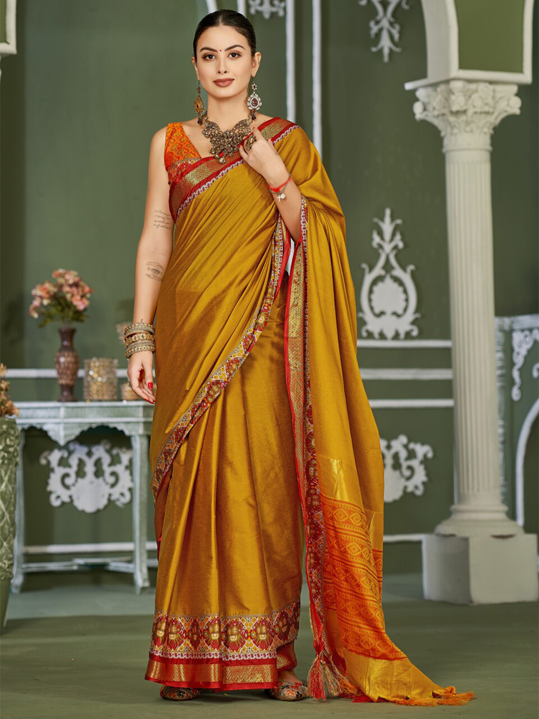 WINKLECART GoldToned Ethnic Woven Design Zardozi Pure Silk Designer Mysore Silk Saree, Gold 
WINKLECART GoldToned Ethnic Woven Design Zardozi Pure Silk Designer Mysore Silk Saree, Gold