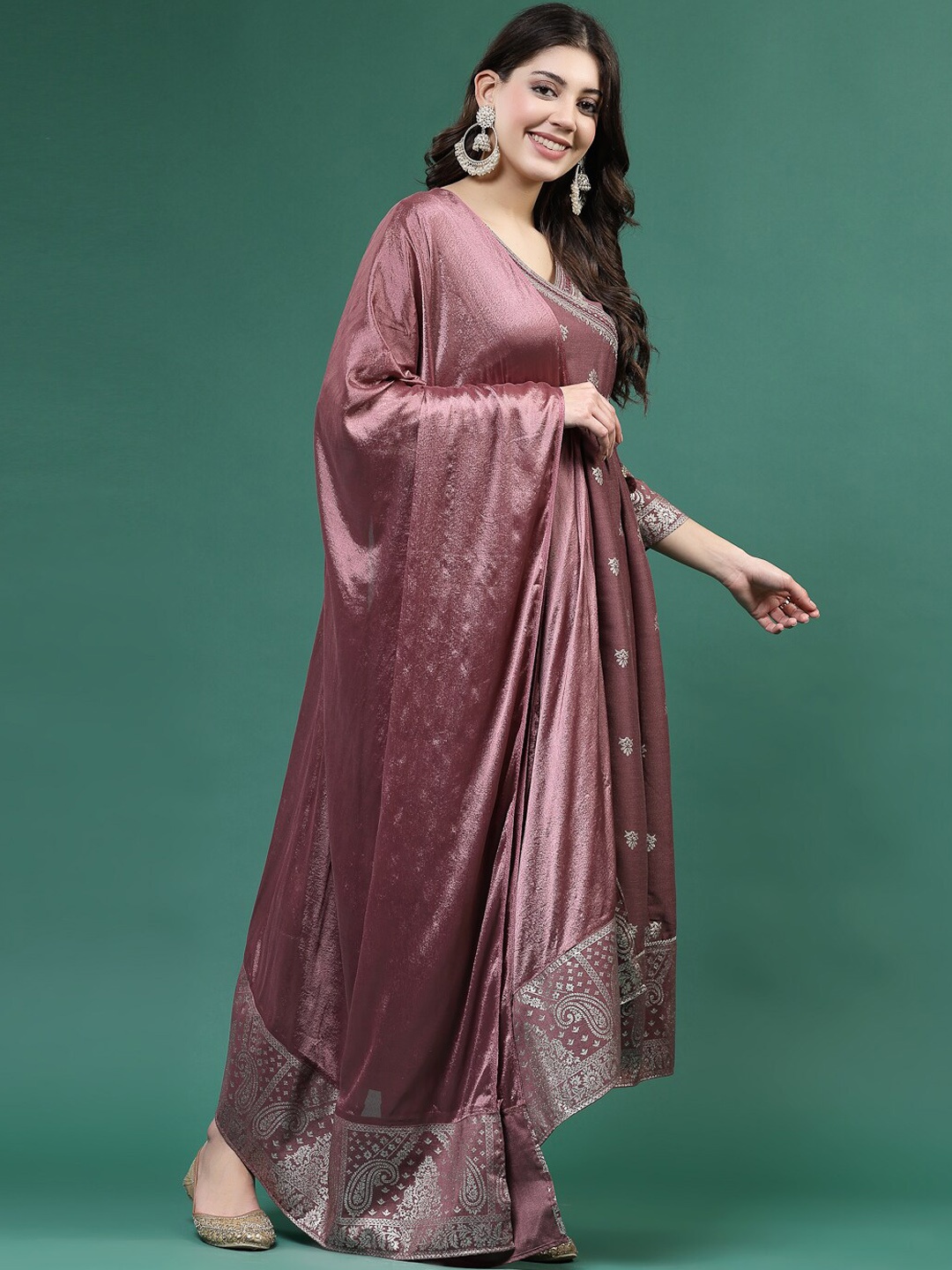 Sangria Mauve Ethnic Motifs Embroidered Angrakha Mirror Work Kurta with Trousers & Dupatta
Sangria Mauve Ethnic Motifs Embroidered Angrakha Mirror Work Kurta with Trousers & Dupatta
