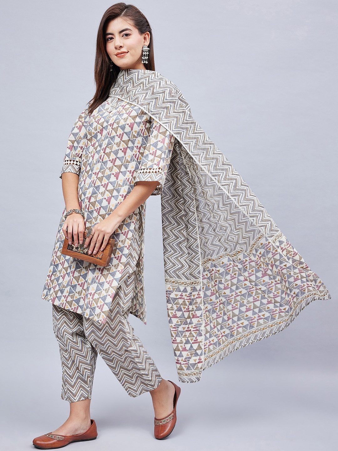 WineRed Geometric Printed Regular Pure Cotton Kurta With Salwar & Dupatta, Off white
WineRed Geometric Printed Regular Pure Cotton Kurta With Salwar & Dupatta, Off white