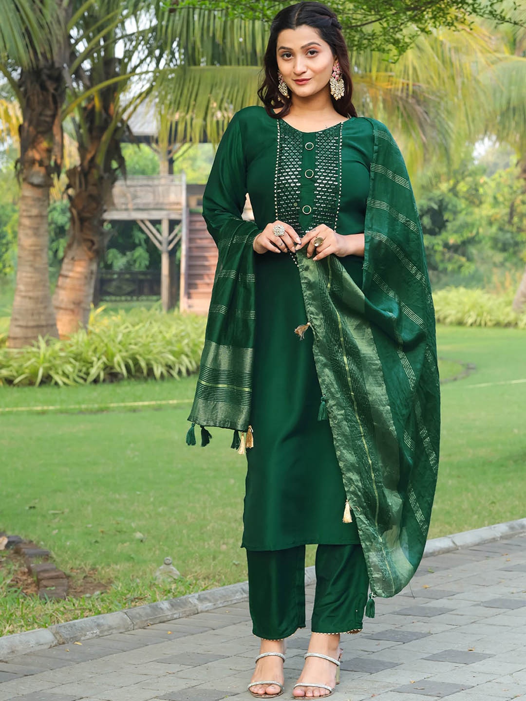 Tikhi Imli Geometric Yoke Embroidered Mirror Work Straight Kurta & Trousers With Dupatta, Green
Tikhi Imli Geometric Yoke Embroidered Mirror Work Straight Kurta & Trousers With Dupatta, Green