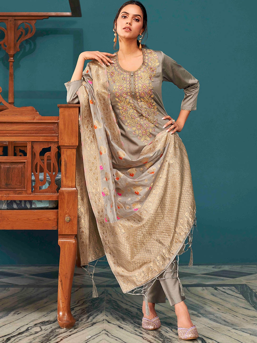 Tikhi Imli Floral Embroidered Round Neck Straight Kurta & Trousers With Dupatta, Grey
Tikhi Imli Floral Embroidered Round Neck Straight Kurta & Trousers With Dupatta, Grey