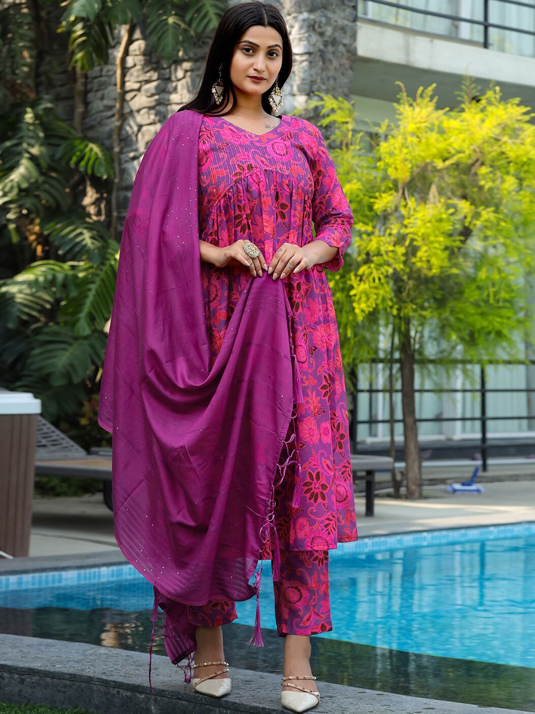 Tikhi Imli Floral Printed Sequinned V-Neck A-Line Kurta & Trousers With Dupatta, Purple
Tikhi Imli Floral Printed Sequinned V-Neck A-Line Kurta & Trousers With Dupatta, Purple