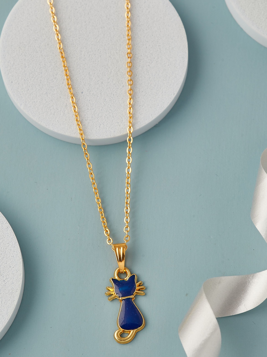 DressBerry Gold-Toned & Navy Blue Gold-Plated Cat Shaped Enamelled Pendant with Chain
DressBerry Gold-Toned & Navy Blue Gold-Plated Cat Shaped Enamelled Pendant with Chain