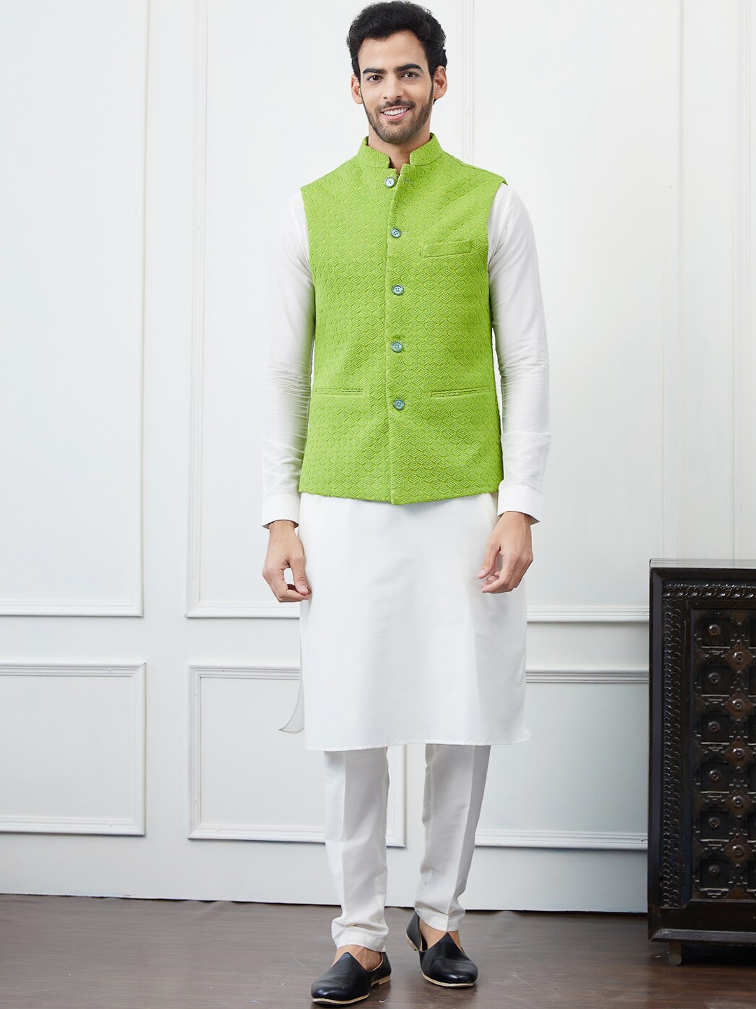 See Designs Mandarin Collar Pure Cotton Kurta with Pyjama & Woven Design Nehru jacket, Green
See Designs Mandarin Collar Pure Cotton Kurta with Pyjama & Woven Design Nehru jacket, Green