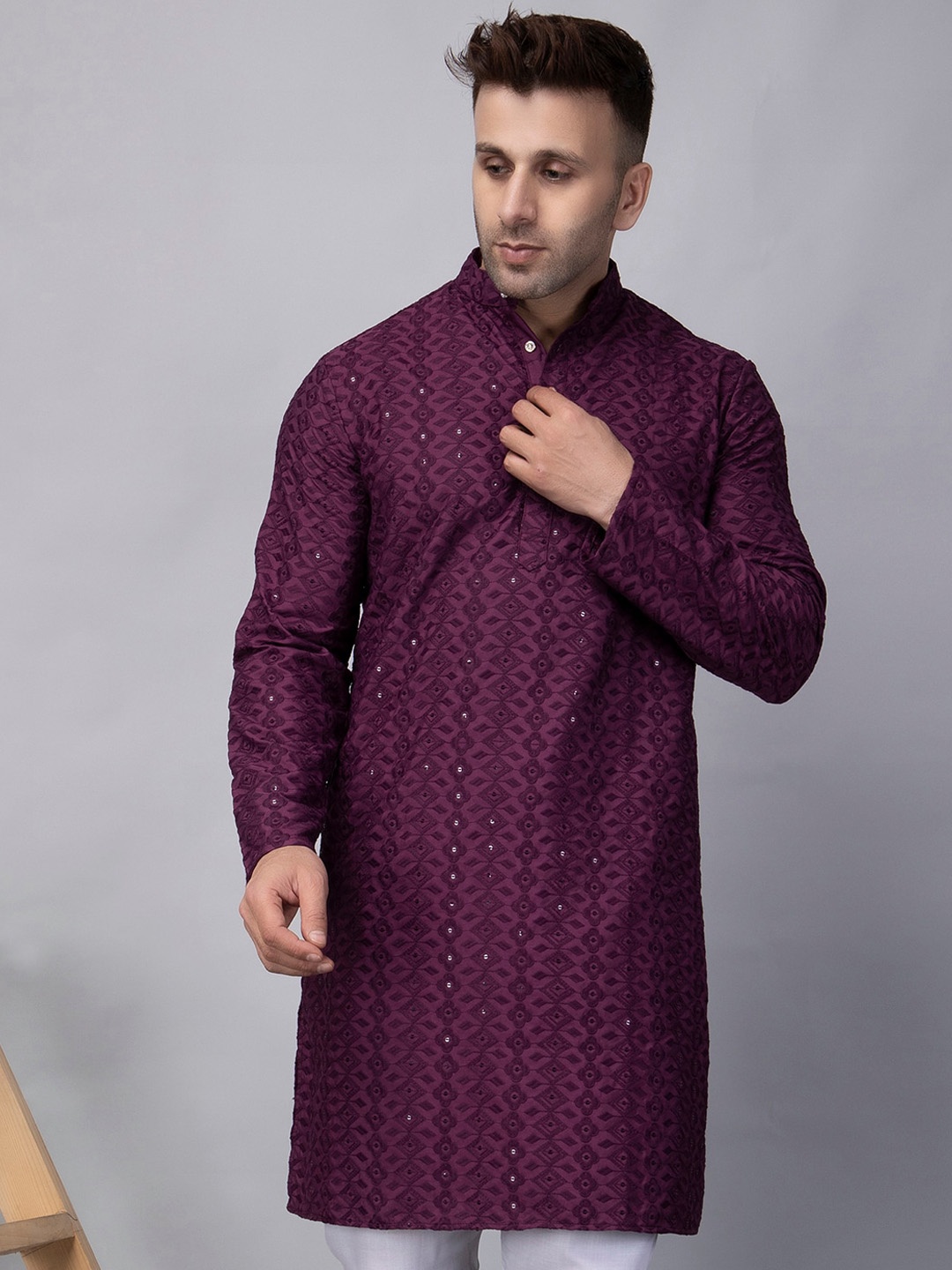 hangup plus Embroidered Mandarin Collar Full Sleeves Thread Work Straight Kurta, Purple
hangup plus Embroidered Mandarin Collar Full Sleeves Thread Work Straight Kurta, Purple