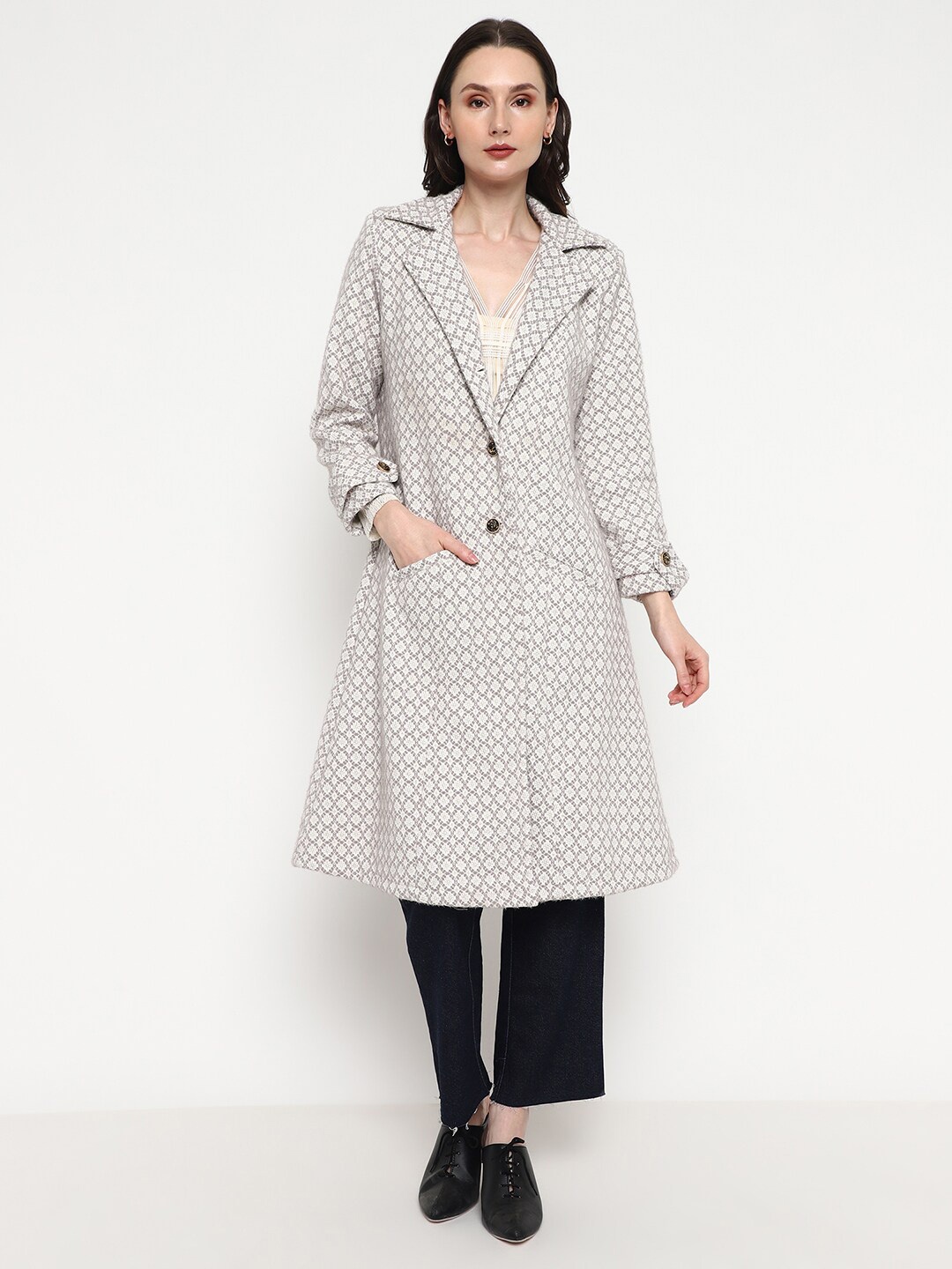 Be Indi Ethnic Motifs Self Design Notched Lapel Collar Acrylic Longline Overcoat, Grey
Be Indi Ethnic Motifs Self Design Notched Lapel Collar Acrylic Longline Overcoat, Grey