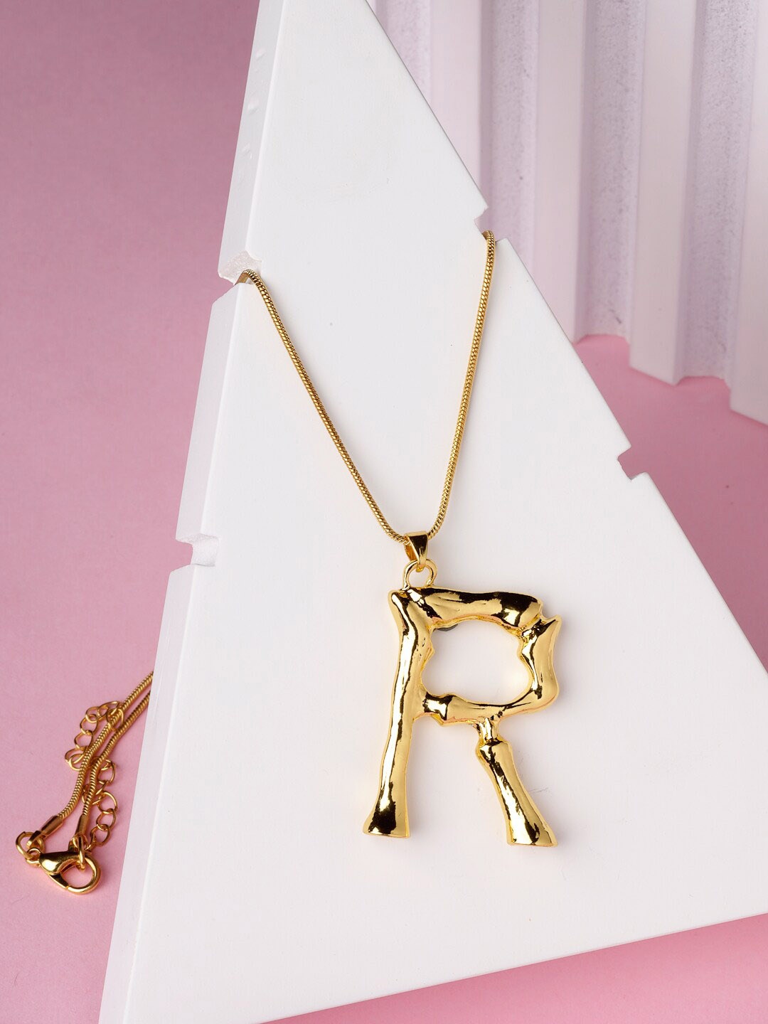 Scintillare By Sukkhi Gold-Plated Alphabet R Letter Initials Locket Pendant With Chain
Scintillare By Sukkhi Gold-Plated Alphabet R Letter Initials Locket Pendant With Chain
