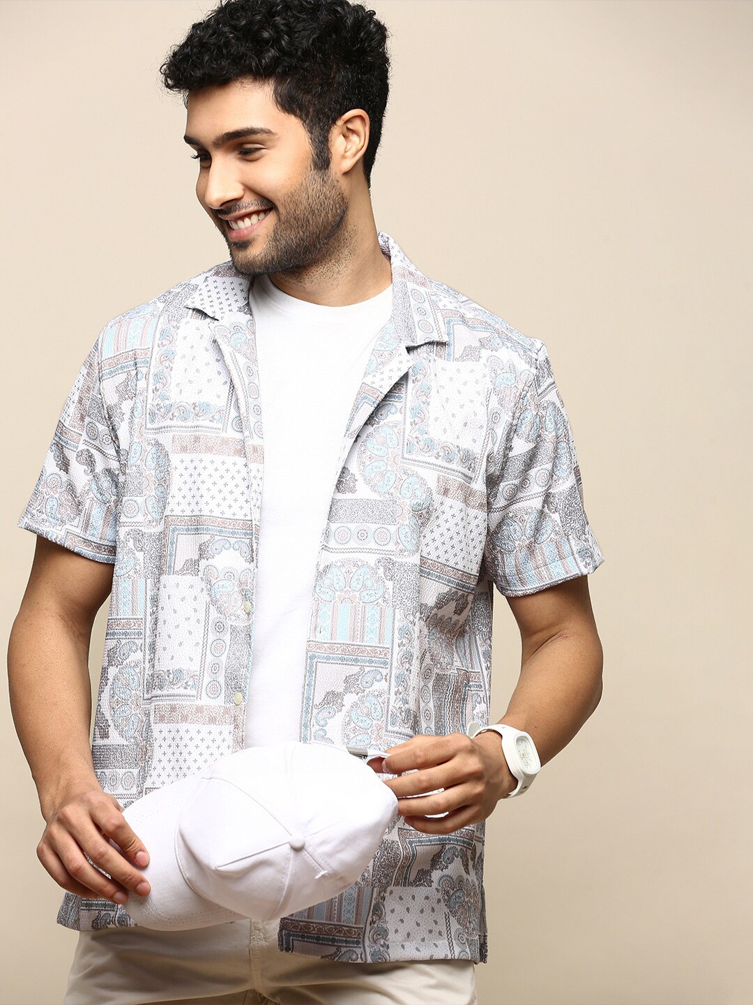 INVICTUS Club Slim Fit Ethnic Printed Cuban Collar Seersucker Weave Cotton Casual Shirt, White
INVICTUS Club Slim Fit Ethnic Printed Cuban Collar Seersucker Weave Cotton Casual Shirt, White