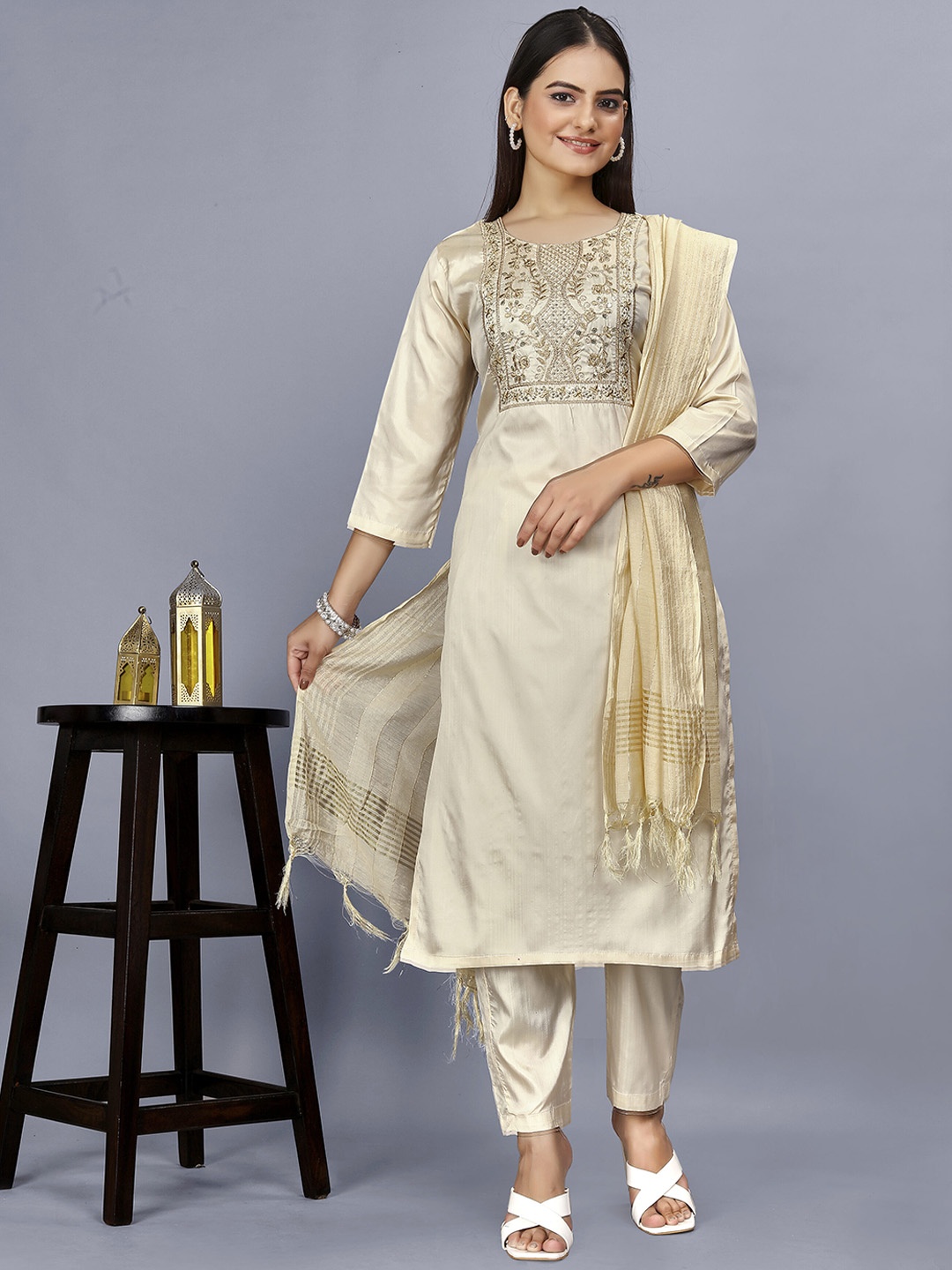 AMRUTVARSHA CREATION Floral Embroidered Round Neck Straight Kurta With Palazzos & Dupatta, Cream
AMRUTVARSHA CREATION Floral Embroidered Round Neck Straight Kurta With Palazzos & Dupatta, Cream