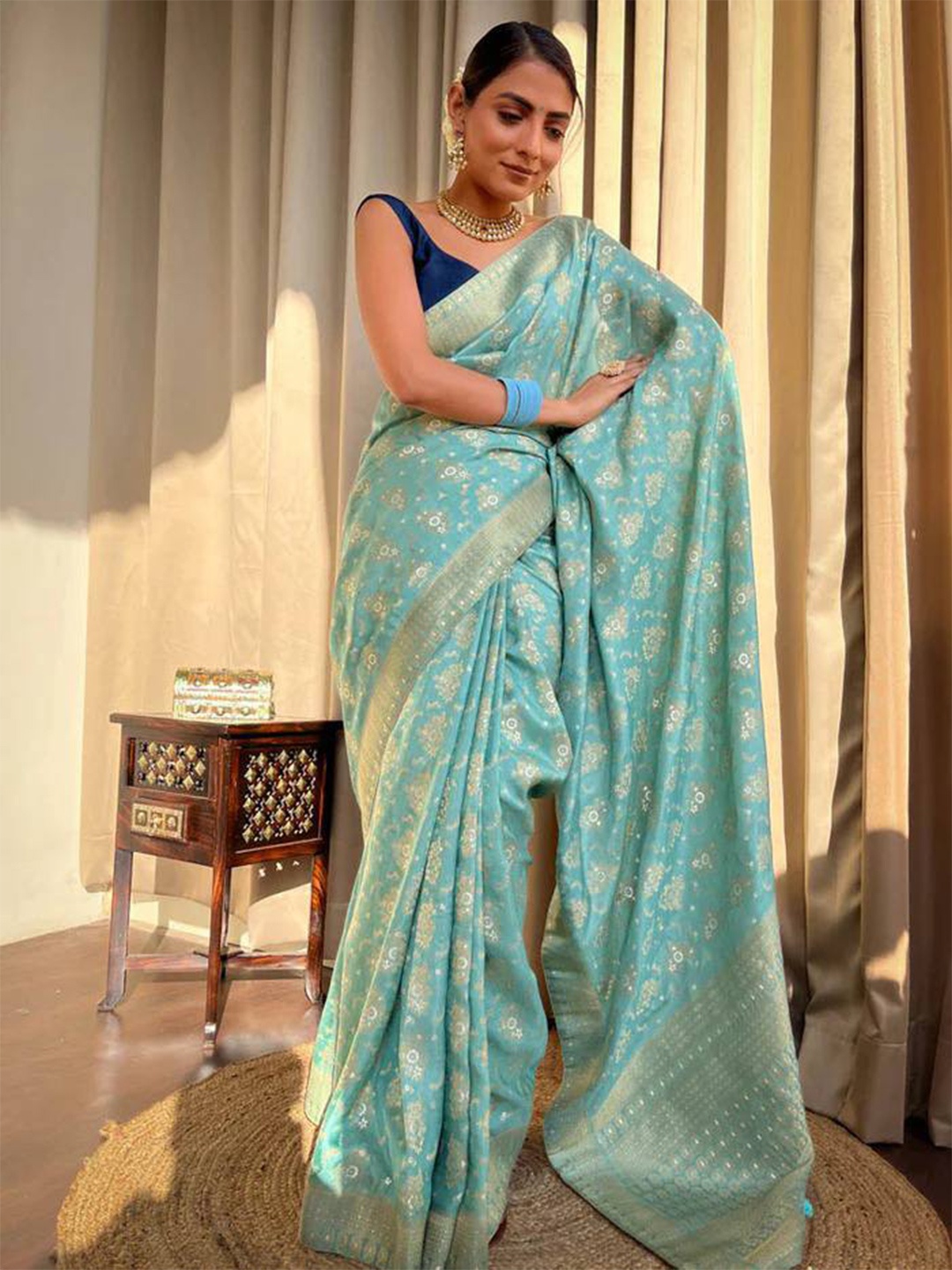 bansari textiles Floral Woven Design Zari Jacquard Pure Silk Banarasi Saree, Turquoise blue
bansari textiles Floral Woven Design Zari Jacquard Pure Silk Banarasi Saree, Turquoise blue